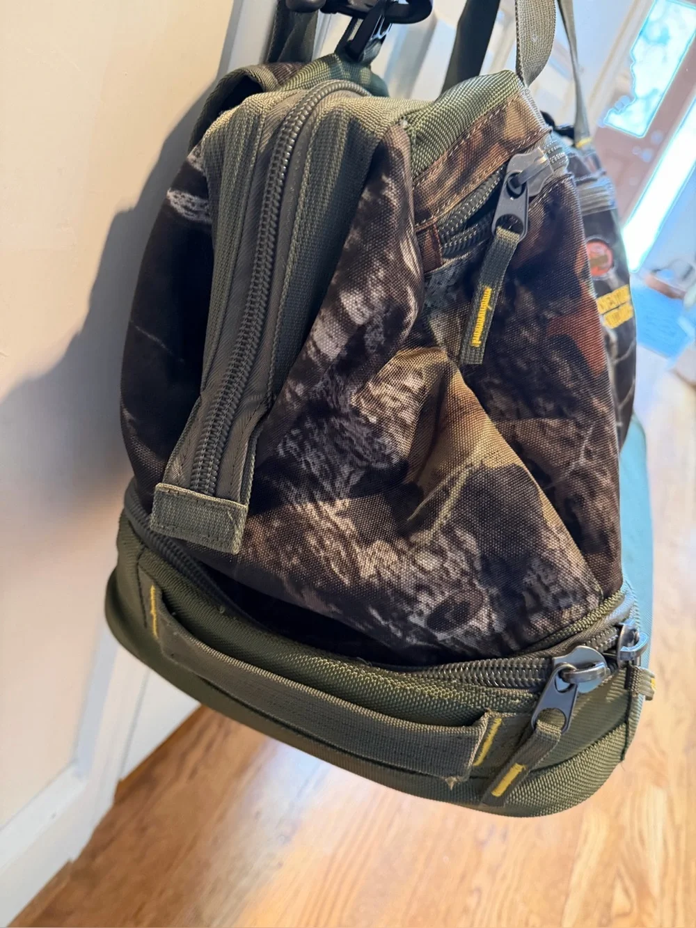 Fishpond Large Camo Duffle Bag - Green. Mint condition - Picture 3 of 12